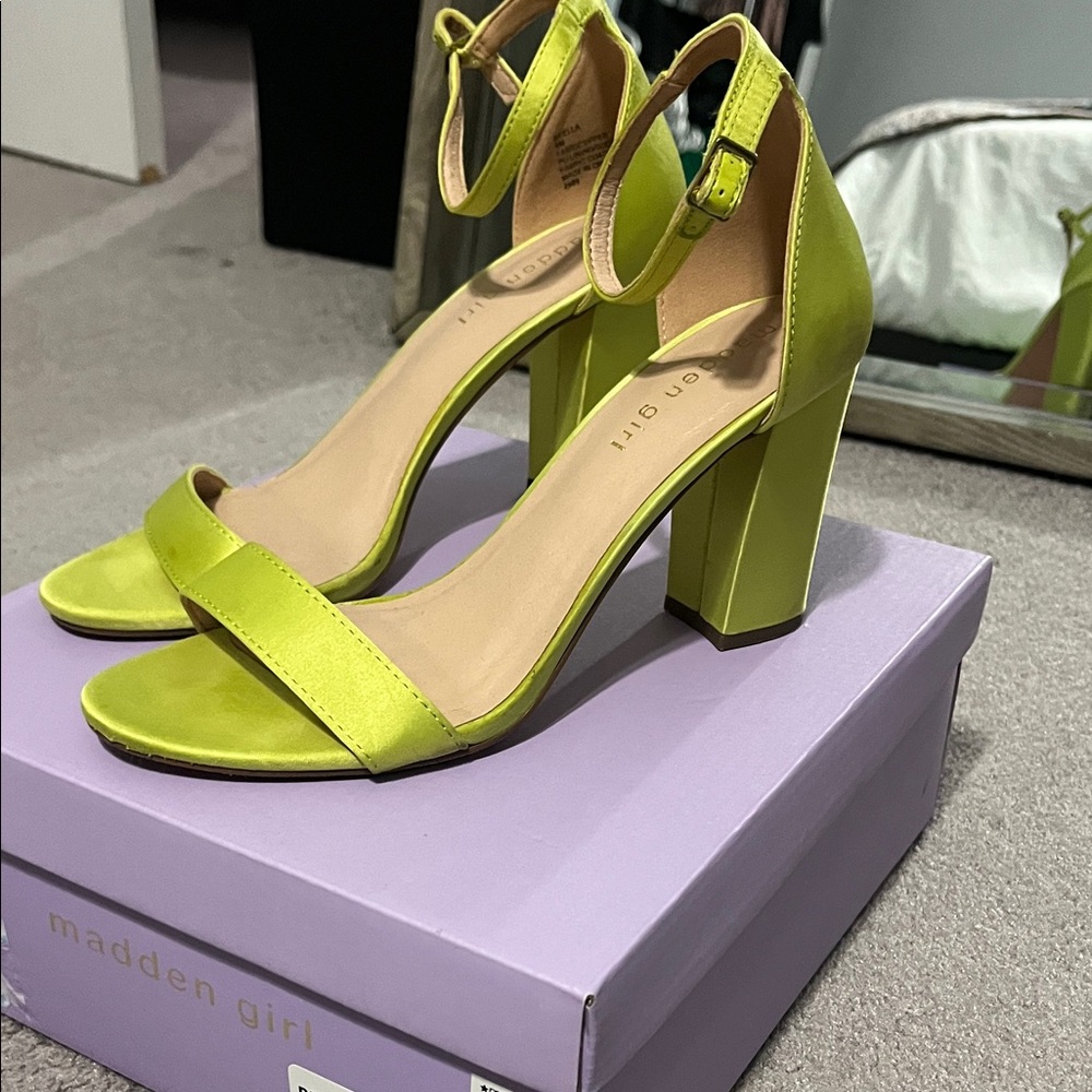 Madden Girl Beela Lime/ Neon Green Block Heels size 8